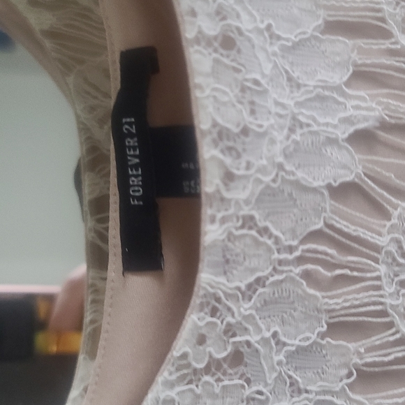 Lacy Coord Set - Picture 2 of 5